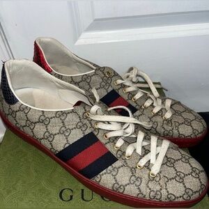 Gucci monogram size 13